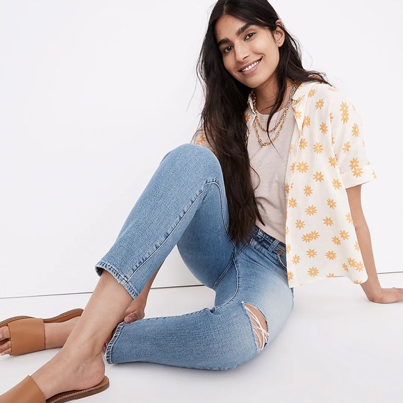 Madewell - The High-Rise Slim Boyjean in Summit Wash: Summerweight Edition - Picture 4 of 13